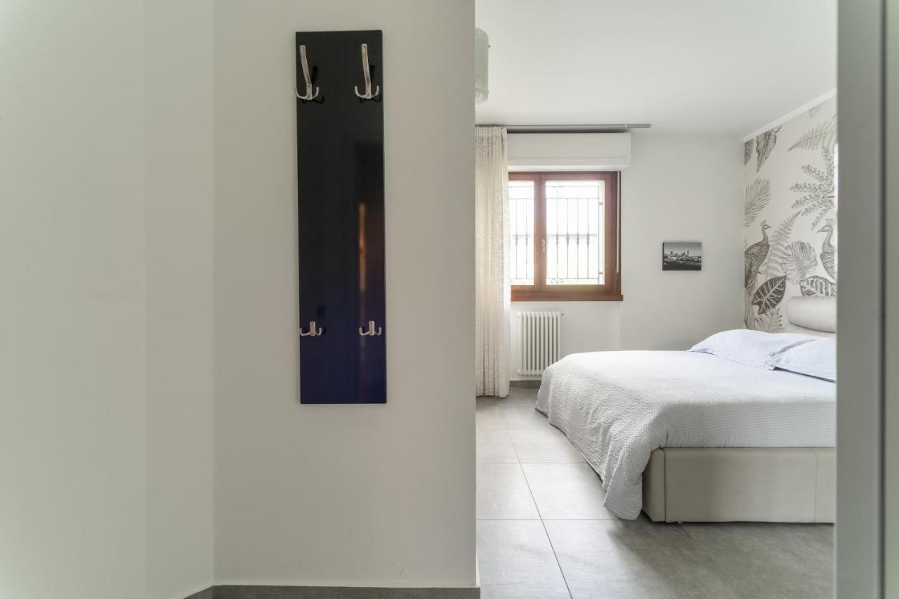 Oasis Luxury - A.C/Terrace/2Bedrooms 贝尔加莫 外观 照片